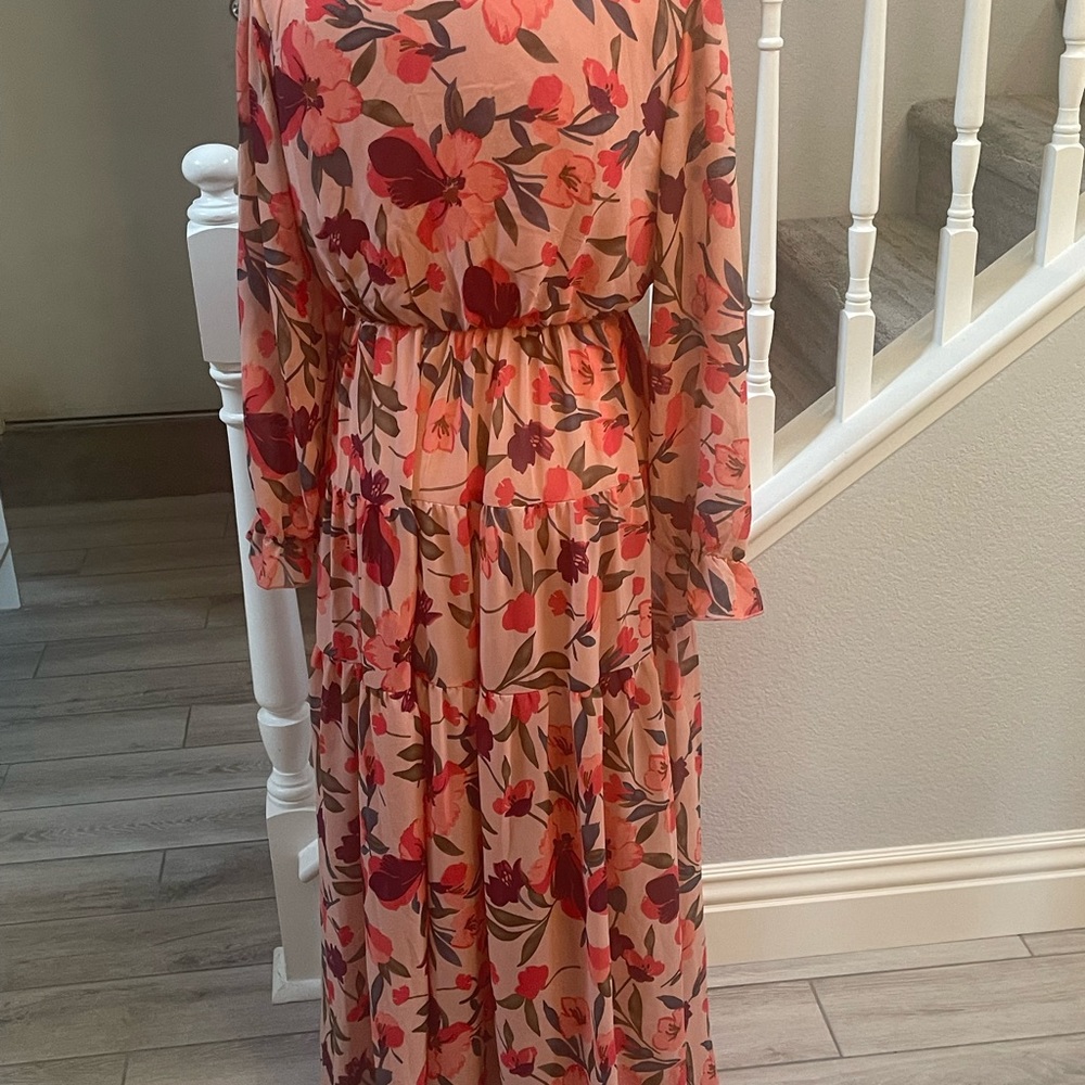Floral Ruffled Maxi Dress. Size Large Color: Floral - Picture 6 of 8